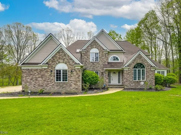 6445 Suzanne Ln, Solon, OH 44139