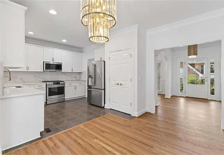1711 Summit Glen Ln NE — Photo 4