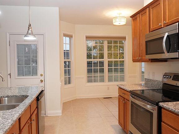 5th image of 327 Tradewinds Way