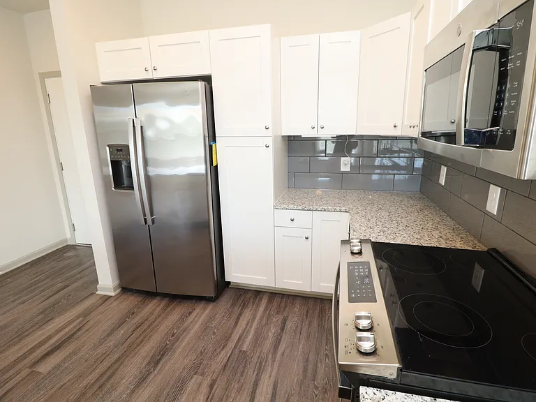 2402 Gathering Square Ct — Photo 7