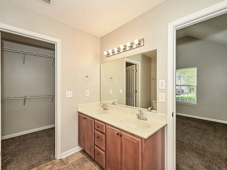 1923 Colyn Ave — Photo 11