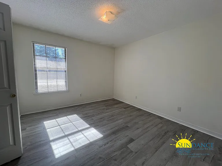 257 Lindberg St — Photo 10