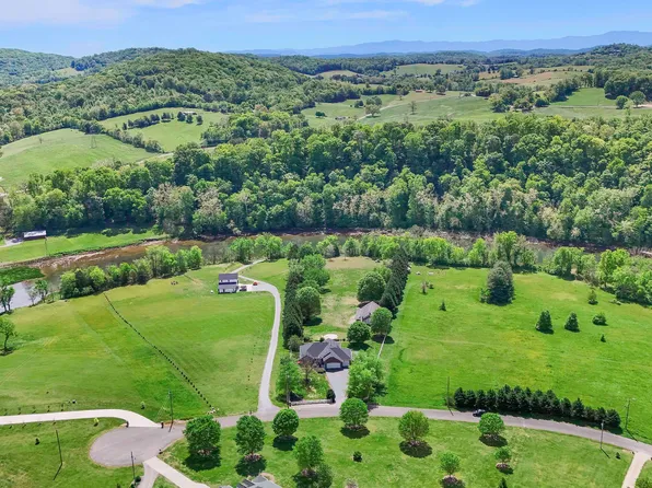 2760 Holston River Dr, Rutledge, TN 37861