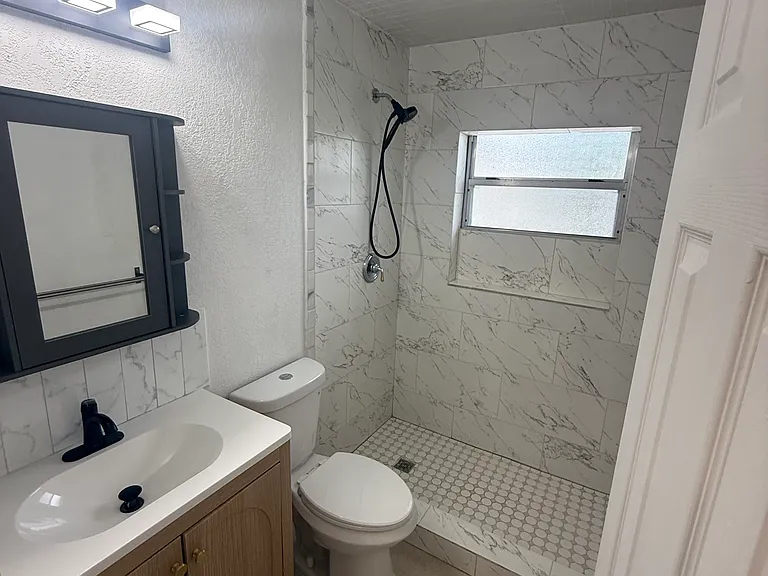 2335 Roosevelt St — Photo 4