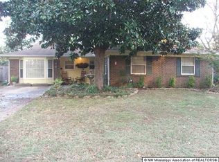 8004 Charleston Dr, Southaven, MS 38671