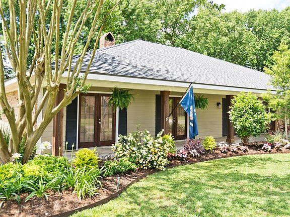 3rd image of 704 Canaan Dr
