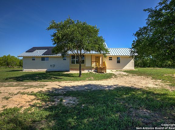 4th image of 850 Foster Ln