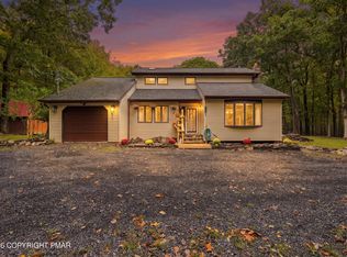 3638 Bristol Cir W, East Stroudsburg, PA 18302
