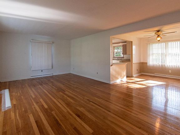5th image of 1205 Dandridge Dr