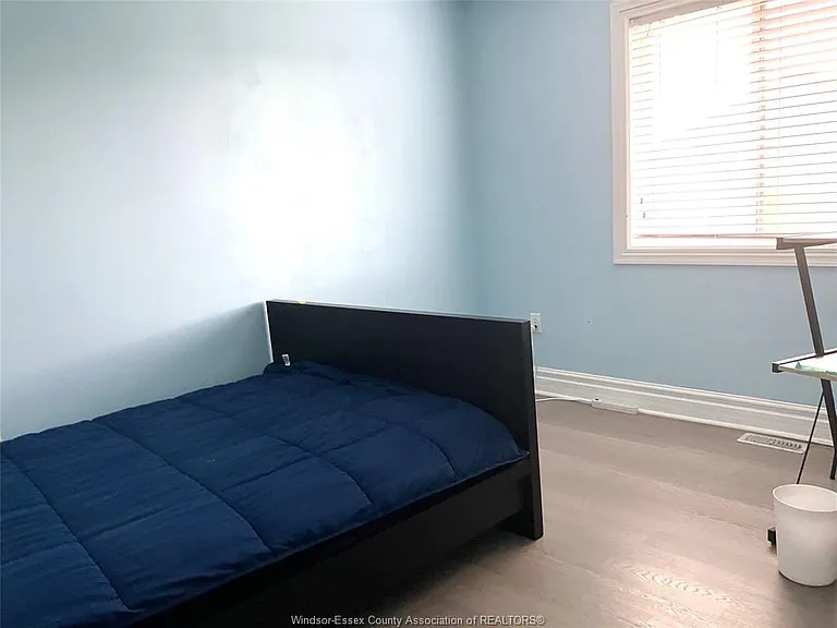 4523 Helsinki Cres — Photo 6