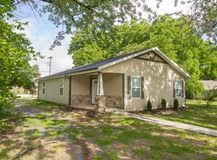 318 N Oak Ave, Joplin, MO 64801