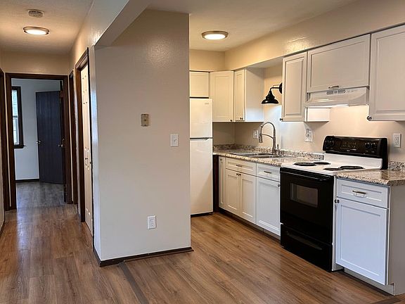 4th image of 15741 Grove St APT E7