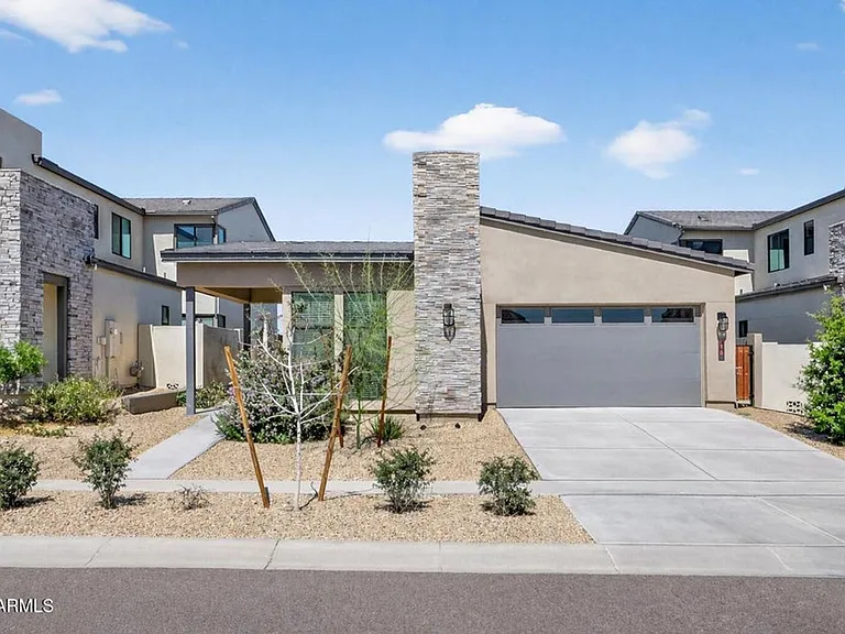 810 E Hopi Trl — Photo 2