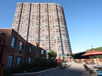 100 Old Palisade Rd APT 2405, Fort Lee, NJ, 07024