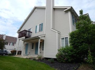 596 Fox Ridge Dr, Fox Lake, IL 60020