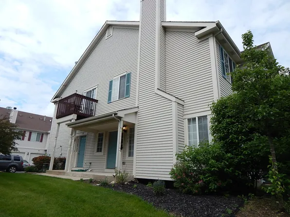 596 Fox Ridge Dr, Fox Lake, IL 60020