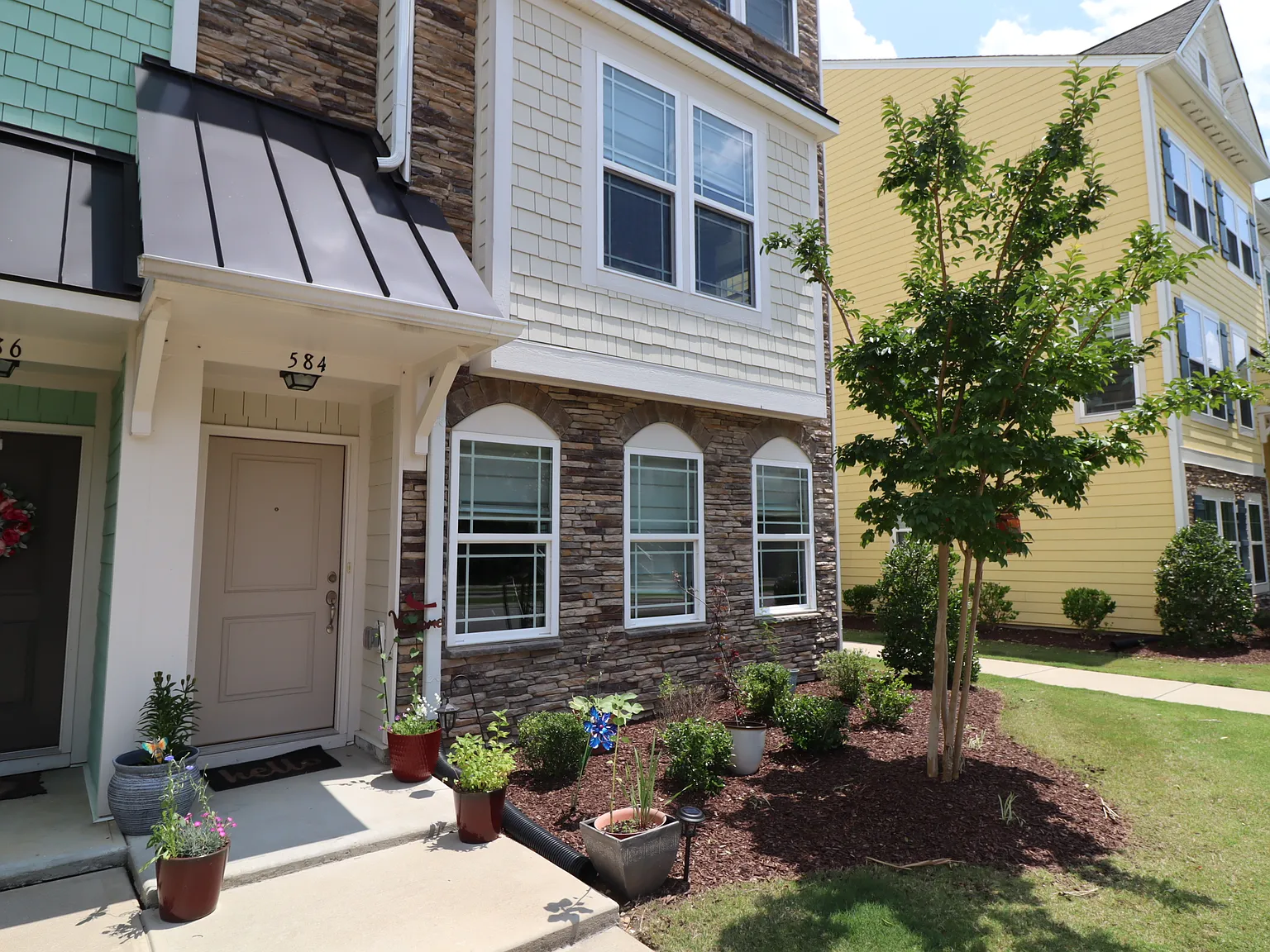 Gorgeous Apex Townhome Available — Photo 2