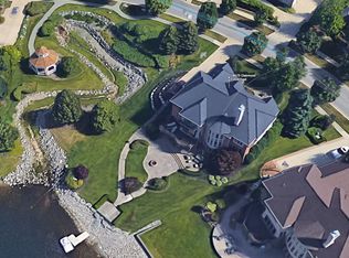 18679 Clairmont Cir E, Northville, MI 48168