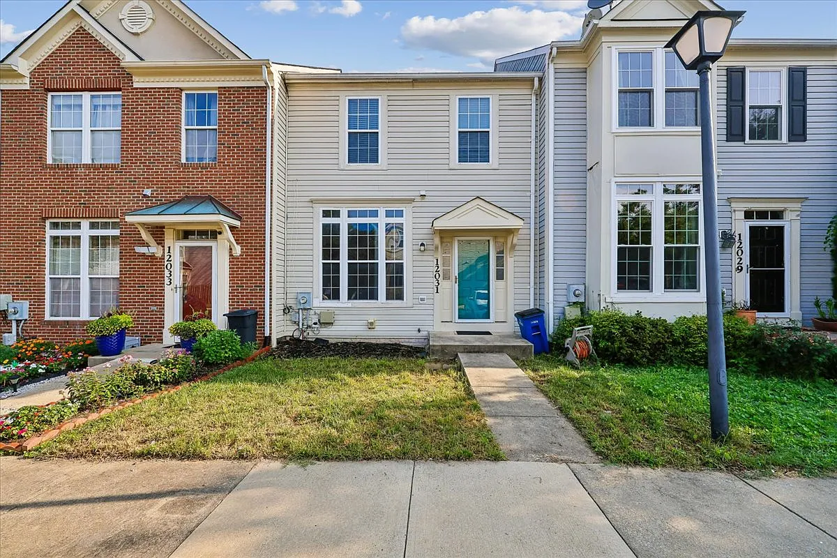 3 bed, 3.5 bath, 1698 sqft, $2,700 — Photo 1