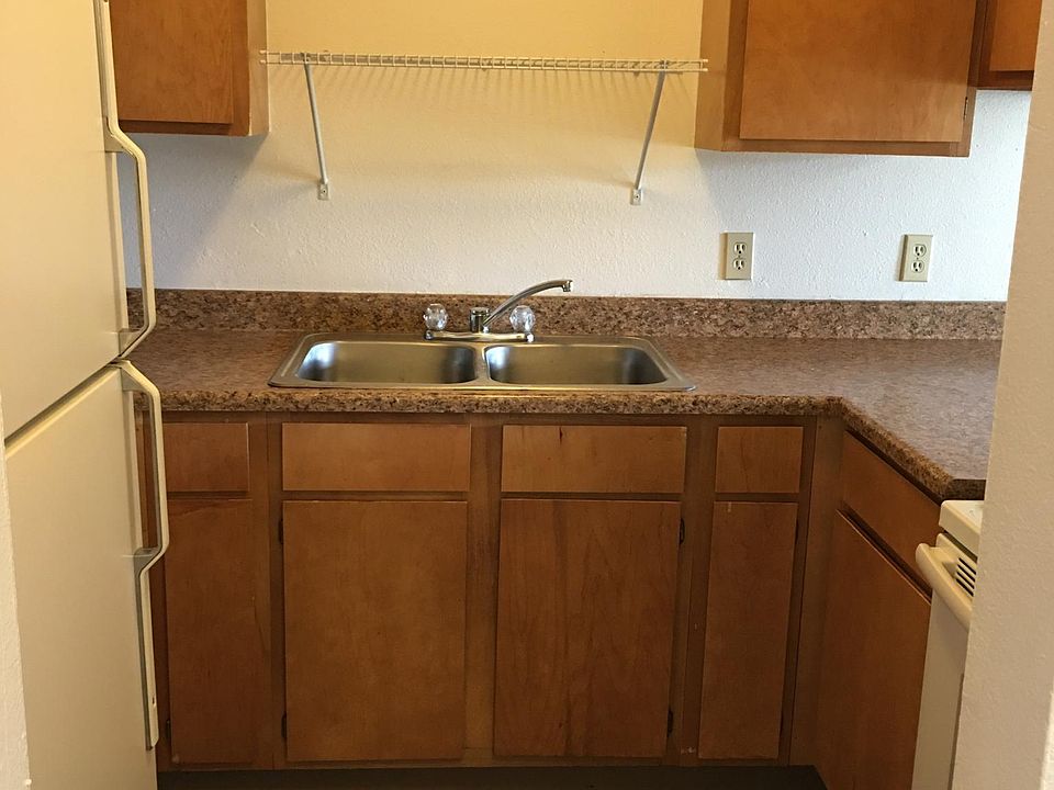2nd image of 730 14th St APT 13