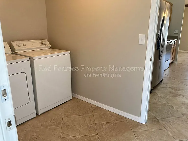 110 SW 17th Pl — Photo 12
