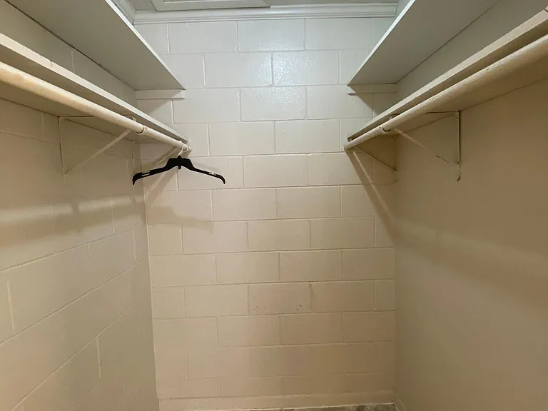 2241 W Pensacola St #16 — Photo 9