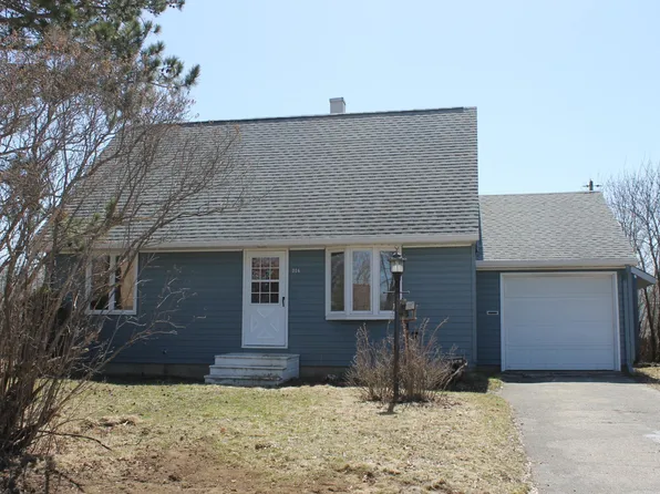 304 Kent Rd, Hoyt Lakes, MN 55750
