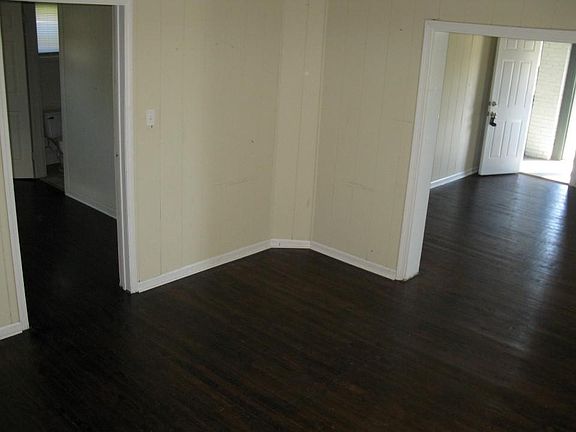 3rd image of 228 N Lasalle St