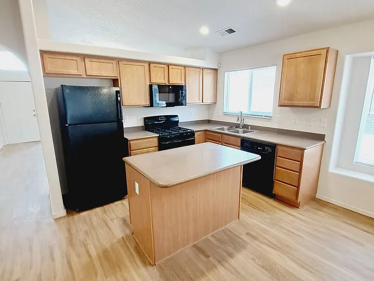 2811 Desert Sage Ave SW — Photo 10