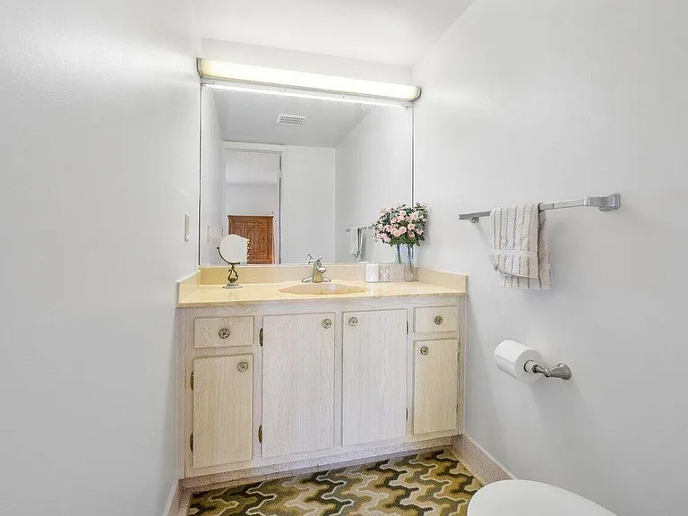 342 Pine Ridge Cir #B-2 — Photo 6