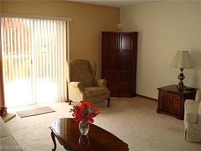 5th image of 2444 Wrens Dr S