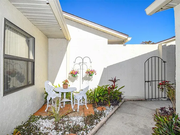 2225 Cypress Ct #2C — Photo 5