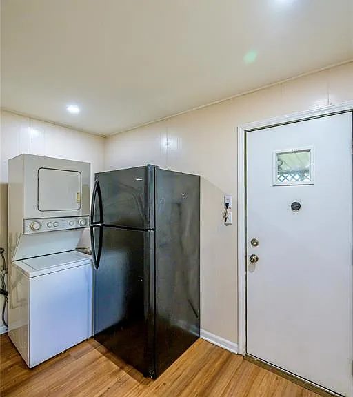 3226 Grayson St — Photo 4