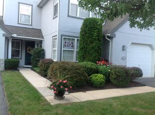 208 Hawthorne Ct N, Wyomissing, PA