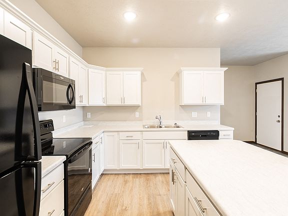 3rd image of 500 N Shepherd Ave #3B