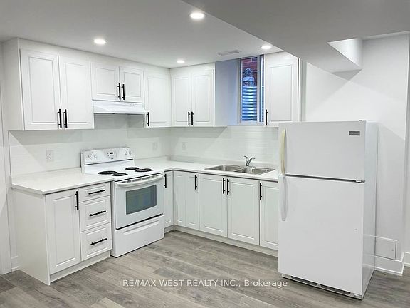 4th image of 26 Smoothwater St #Basement