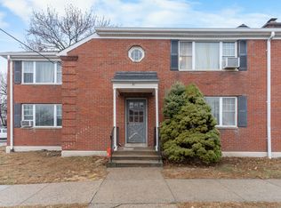31 Oakview Cir UNIT 102, Bridgeport, CT 06604