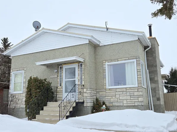 4819 52nd Ave, Holden, AB T0B 2C0