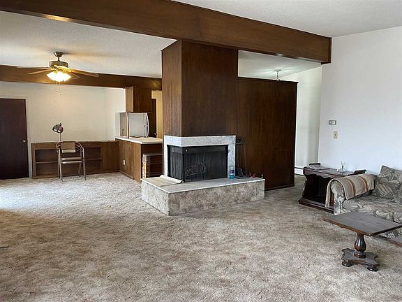 4th image of 209 Mesquite Cir
