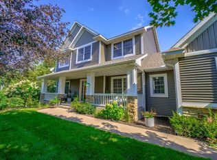 682 Pine Timber Ln, Hudson, WI 54016