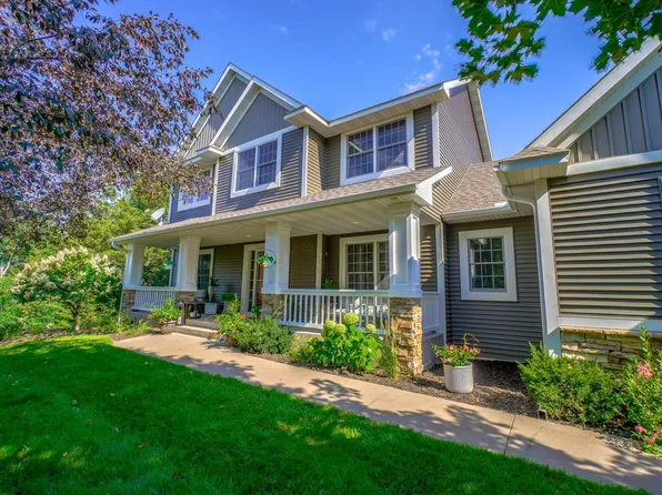 682 Pine Timber Ln, Hudson, WI 54016