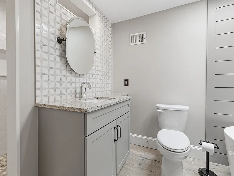321 W 12th Ave — Photo 28
