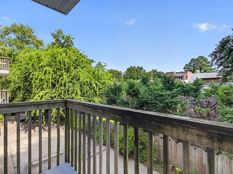 1040 Spotswood Ave — Photo 23