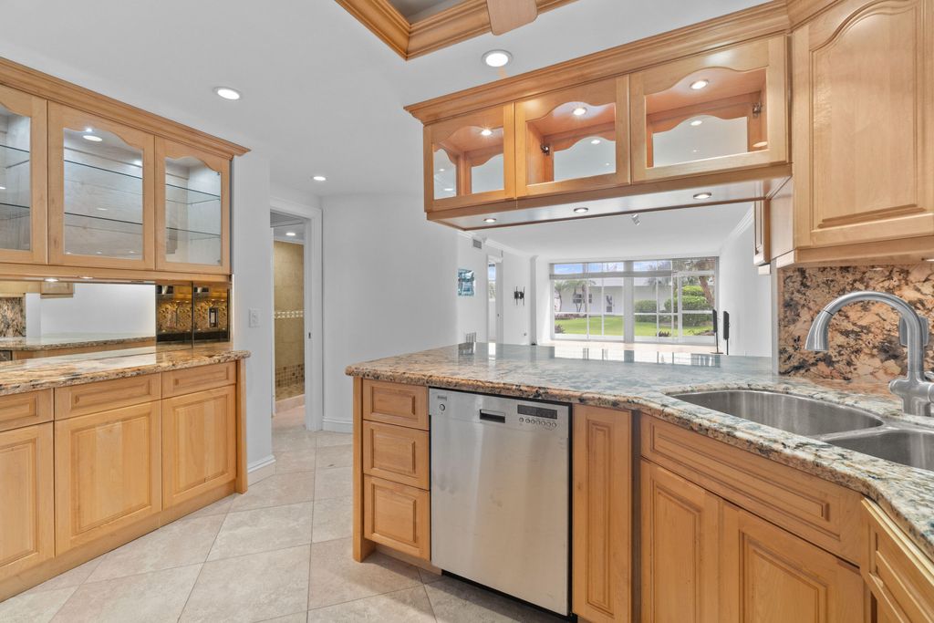 2731 NE 14th St Causeway #115, photo 4