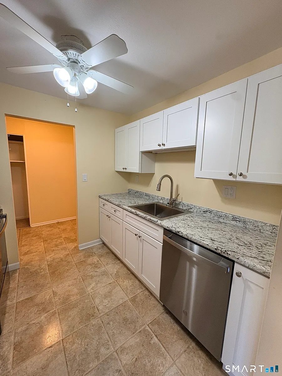 Building Photo - 57 Westridge Rd #B9