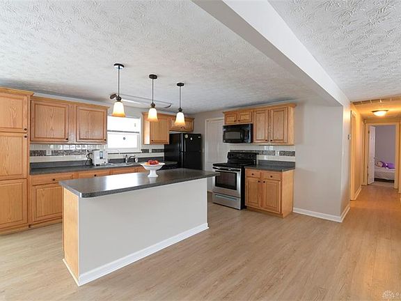 3rd image of 7513 Blackshear Dr