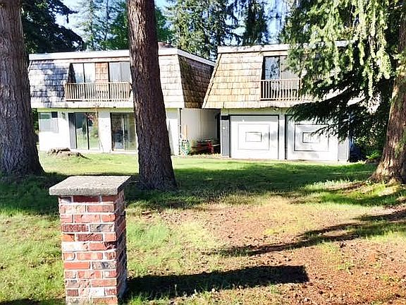 5th image of 233 Mackenzie Dr