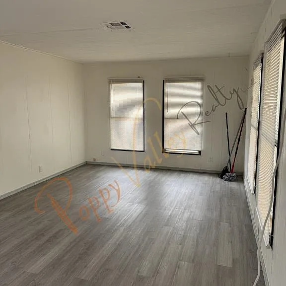 3234 Jagerson Ave — Photo 2