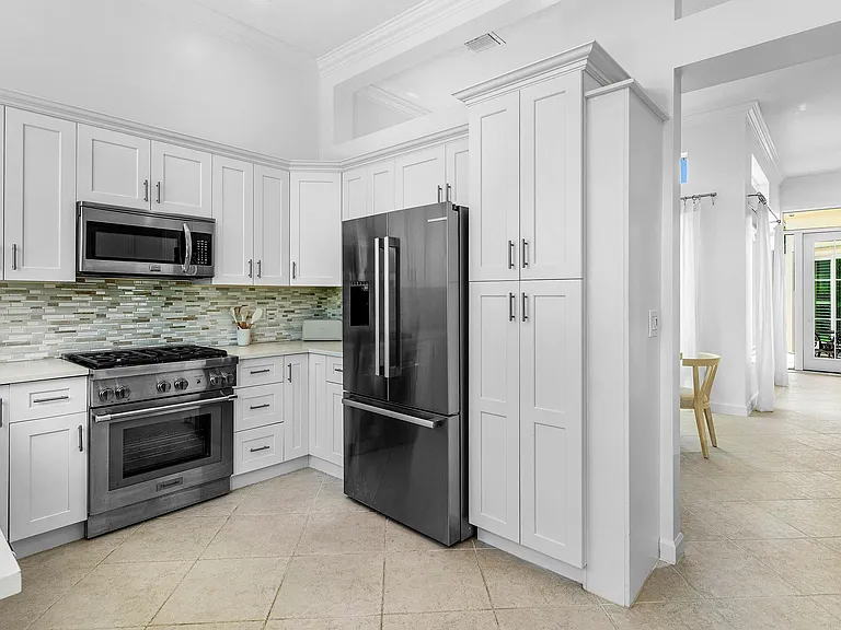 116 Coral Cay Dr — Photo 11