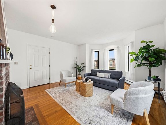 4th image of 86 Walnut St APT 3